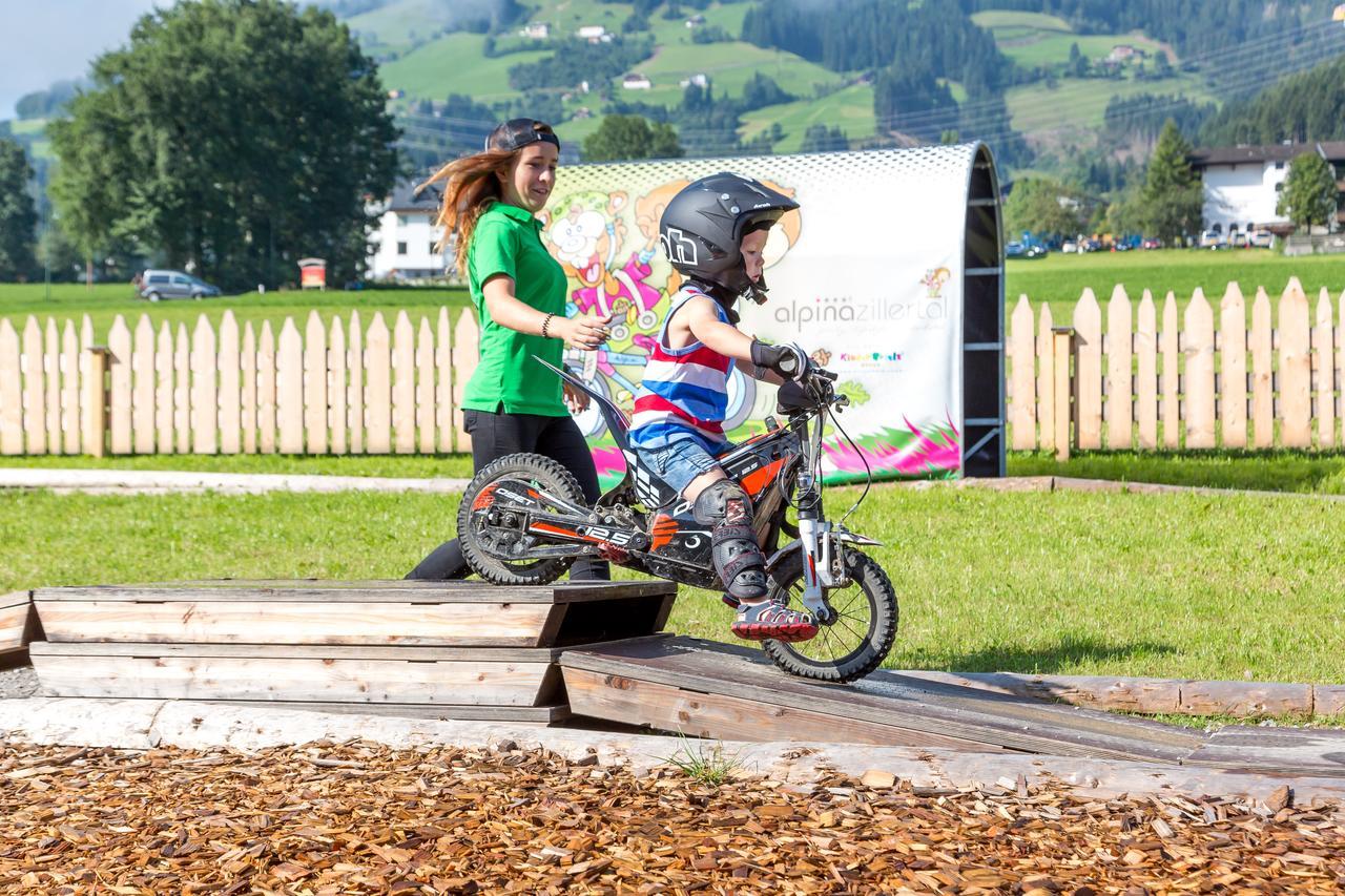 Alpina Zillertal . Family Lifestyle Kinderhotel Фюген Экстерьер фото
